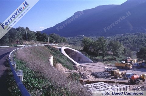 Sono terminati i lavori di costruzione della galleria Sgurgola di 2.295 metri. Qui il portale lato nord...