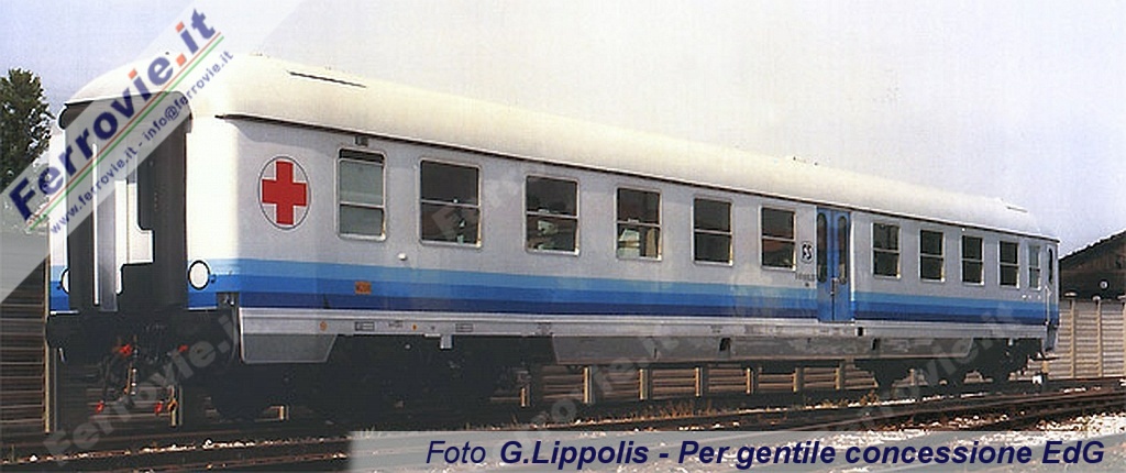 Tutte equipaggiate con carrelli MD FD2, queste vetture internamente dispongono di 36 barelle disposte su due fili longitudinali e ripartite in due saloni, separati dal vestibolo centrale. Un ripostiglio, un cucinotto e due ritirate completano la vettura. L'accesso dei malati avviene mediante due porte scorrevoli (una per lato), mentre due porte tradizionali sono disponibili su una sola estremità.