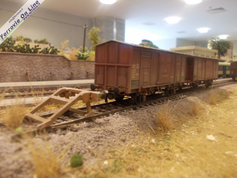 Carri chiusi in stazione di Imera