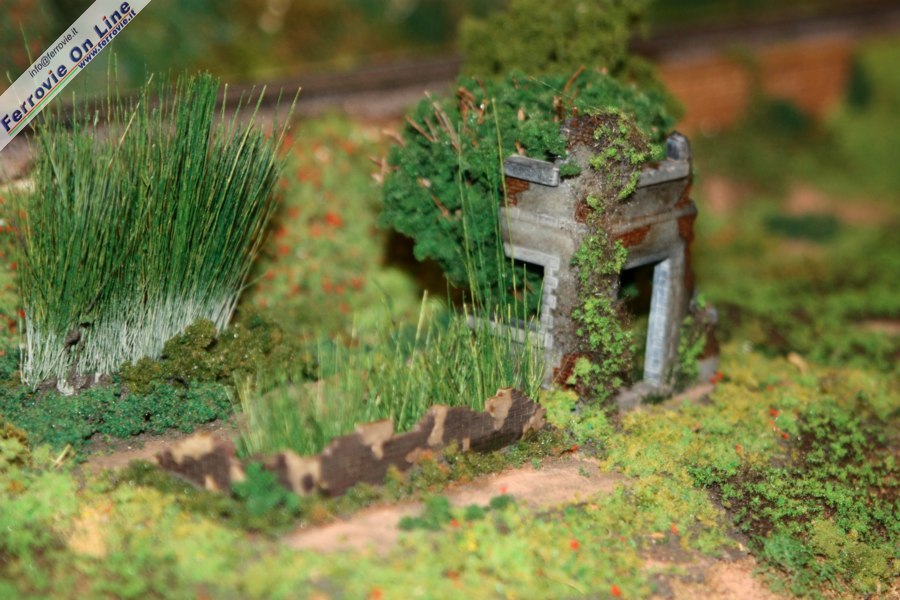 "Il rudere lungo la linea ferrata" realizzato da Paolo Trovato