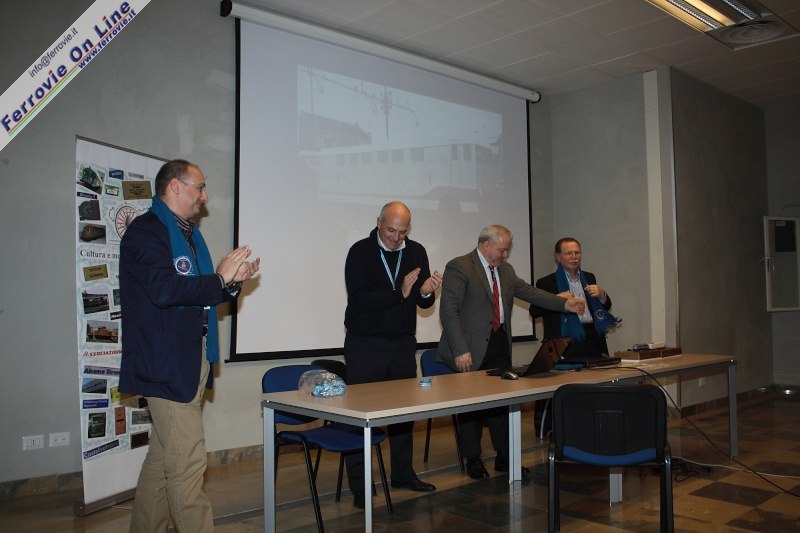 Per festeggiare il suo decennale ACME ha presentato la E.666.000 accoppiata con la E.444.016