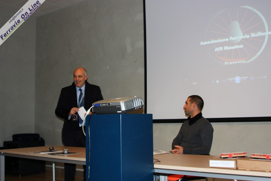 Fabrizio Battino di Os.Kar mentre presenta la 625.