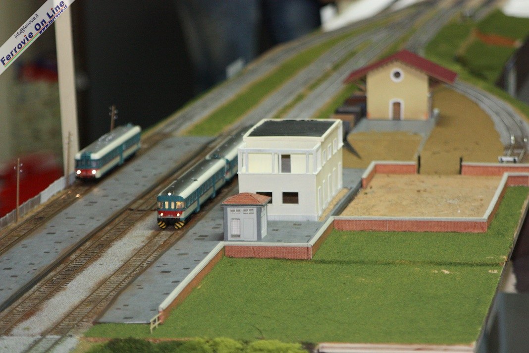 Sia pure ancora incompleta, la stazione di Castiglione Cosentino realizzata dal socio FREMO Fortunato Torchia com'era all'inizio degli anni '70 è stata uno dei poli d'attrazione della Mostra di FREMO-Calabria.