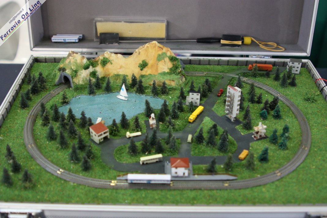 Il plastico in scala T, ovvero 450 volte più piccolo del reale, esposto dal GFR può essere comodamente ospitato in una valigetta 24 ore.