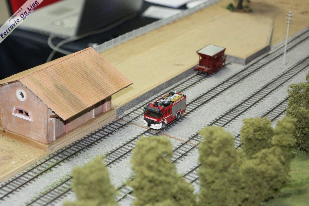 Intervento dei Vigili del Fuoco nella stazione di Rende con un mezzo anfibio realizzato dal socio FREMO Massimo Olivito.